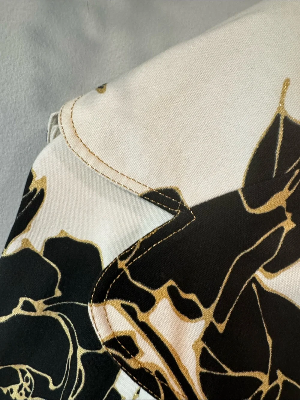 Cache Black & White Floral Cropped Blazer Size Medium - Picture 2 of 11